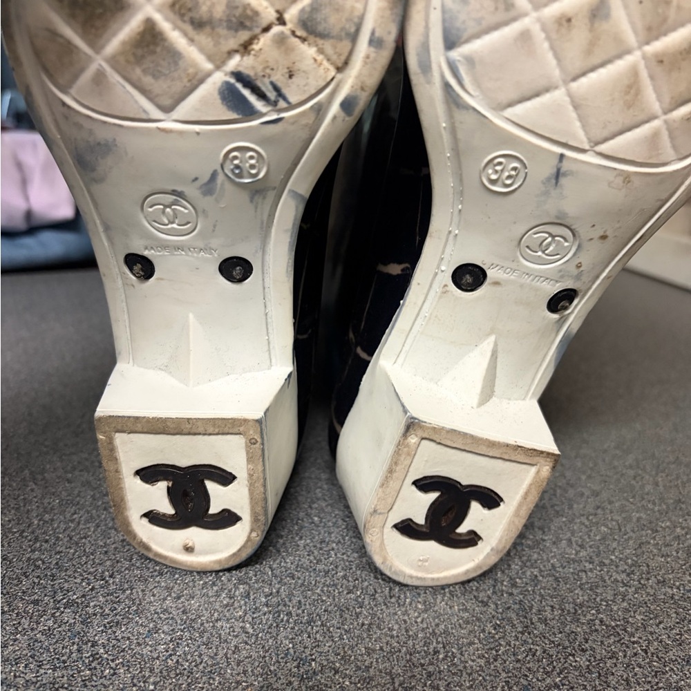 CHANEL (rain boots) - Picture 14 of 15
